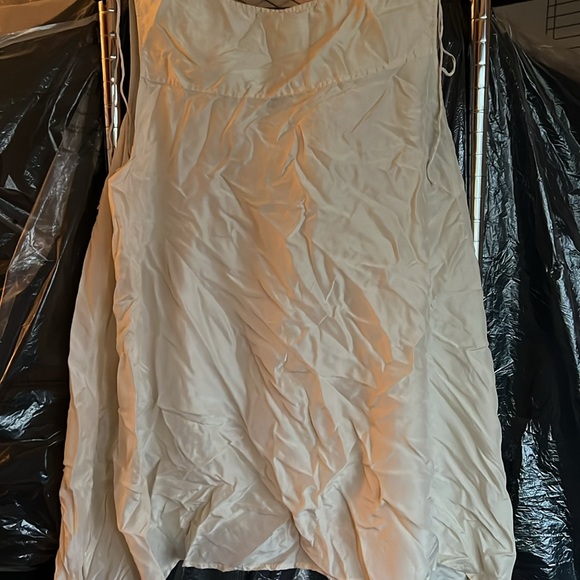 NWOT Anthropologie Maeve Silky Top - Picture 6 of 6